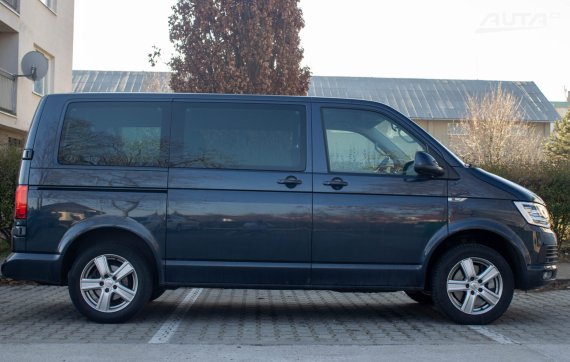 Volkswagen T6 Caravelle 2.0 BiTDI Comfortline DSG 2017 modrá