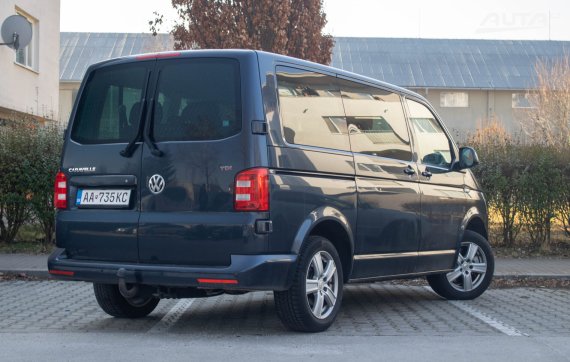 Volkswagen T6 Caravelle 2.0 BiTDI Comfortline DSG 2017 modrá