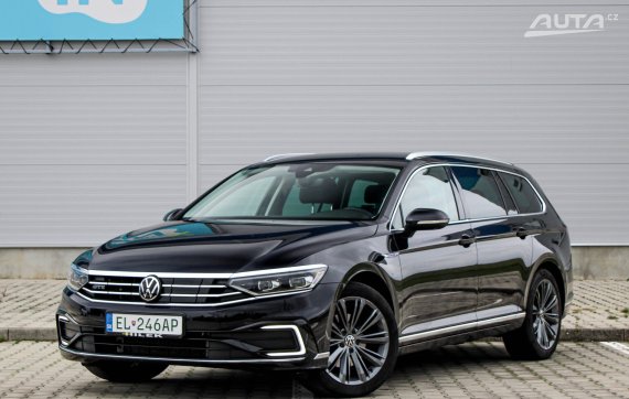 Volkswagen Passat Variant GTE 1.4 TSI DSG / AJ NA SPLÁTKY / PROTIÚČET / 2023 - hlavní pohled