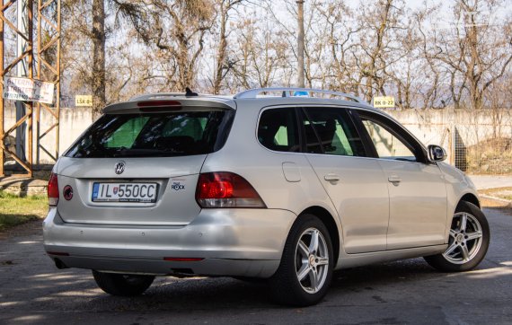 Volkswagen Golf Variant 1.6 TDI, DSG, 77kW 2010 šedá