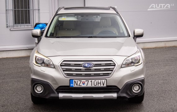 Subaru Outback 2.0D 110kw 4x4 CVT 2015 / AJ NA SPLÁTKY / PROTIÚČET 2015 stříbrná metalíza