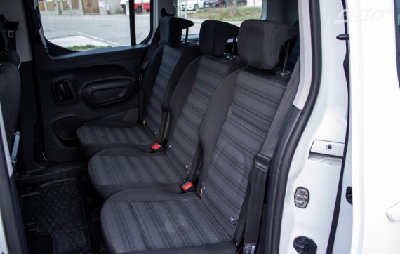 Opel Combo Life 1.2 Turbo Innovation XL / AJ NA SPLÁTKY / PROTIÚČET /