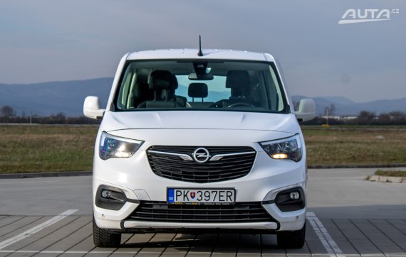 Opel Combo Life 1.2 Turbo Innovation XL / AJ NA SPLÁTKY / PROTIÚČET / 2019 bílá