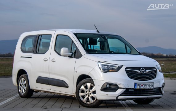 Opel Combo Life 1.2 Turbo Innovation XL / AJ NA SPLÁTKY / PROTIÚČET / 2019 bílá
