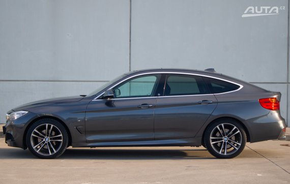 BMW Rad 3 330d xDrive M Sport A/T / AJ NA SPLÁTKY / PROTIÚČET 2015 šedá