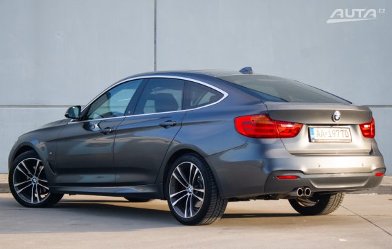 BMW Rad 3 330d xDrive M Sport A/T / AJ NA SPLÁTKY / PROTIÚČET 2015 šedá