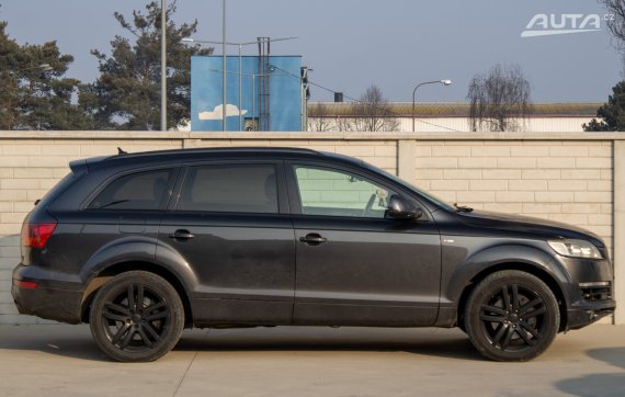 Audi Q7 4.2 FSI quattro tiptronic AJ NA SPLÁTKY / PROTIÚČET 2006 černá