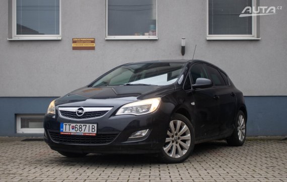 Opel Astra 1.4 Turbo 88kW 2012 / AJ NA SPLÁTKY / 2012 - hlavní pohled