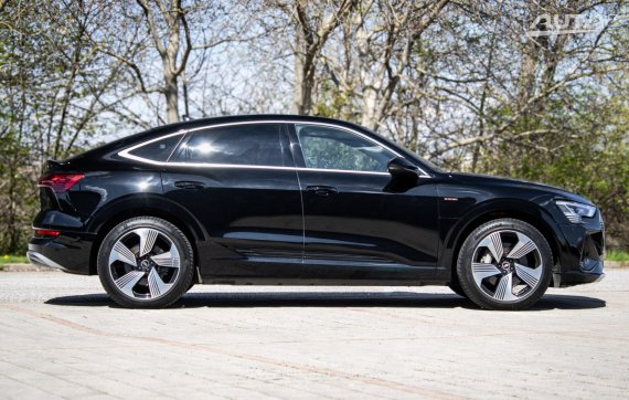 Audi E-tron Sportback 50 Quattro S-line 230kw 2021 / AJ NA SPLÁTKY / PROTIÚČET 2021 černá