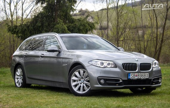 BMW Rad 5 Touring 530 xDrive Luxury / 190kW / A8 / AJ NA SPLÁTKY / PROTIÚČET 2014 šedá