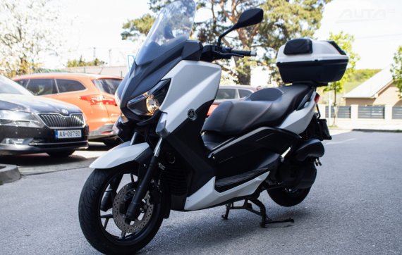 Yamaha X-Max 125 10,5kW (2015) / AJ NA SPLÁTKY / PROTIÚČET / 2015 - hlavní pohled