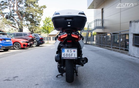 Yamaha X-Max 125 10,5kW (2015) / AJ NA SPLÁTKY / PROTIÚČET / 2015 bílá