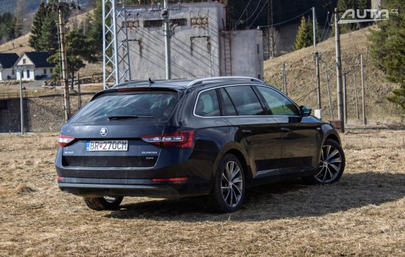 Škoda Superb Combi 2.0 TDI 190k L K DSG EU6 / AJ NA SPLÁTKY / PROTIHODNOTA 2016 černá