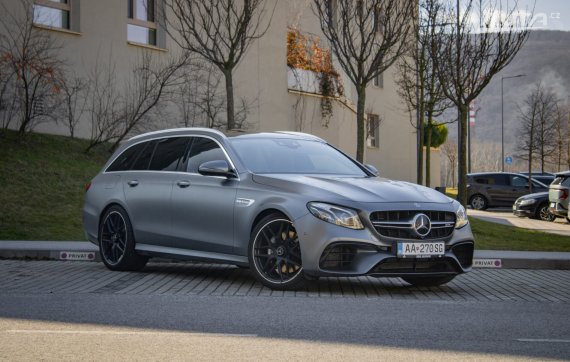 Mercedes-Benz E trieda Kombi Mercedes-AMG  63 4MATIC+ A/T, 420kW, A9 | Burmester | MULTIBEAM LE 2019 šedá