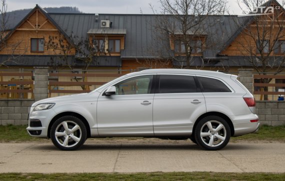 Audi Q7 3.0 TDI 245k quattro tiptronic8 DPF 2012 šedá