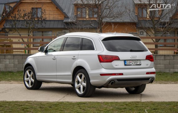 Audi Q7 3.0 TDI 245k quattro tiptronic8 DPF 2012 šedá