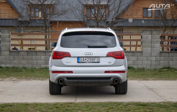 Audi Q7 3.0 TDI 245k quattro tiptronic8 DPF 2012 šedá