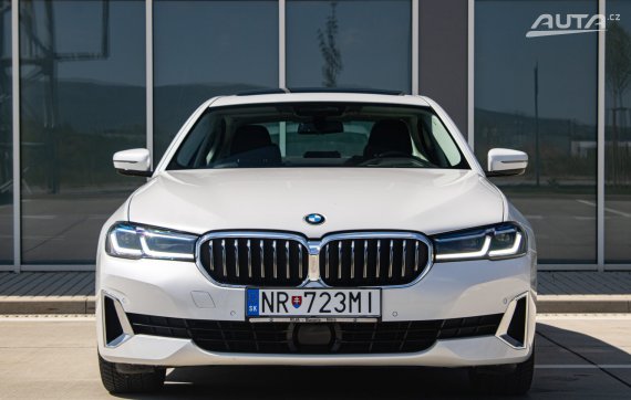 BMW Rad 5 530d mHEV xDRIVE 210kW AT8 / NA SPLÁTKY / NA PROTIÚČET 2020 bílá