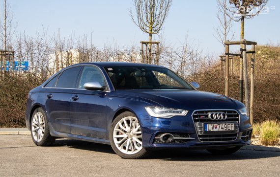 Audi S6 4.0 TFSI V8 quattro 309 kW A/T / AJ NA SPLÁTKY / PROTIÚČET / 2013 modrá