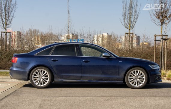 Audi S6 4.0 TFSI V8 quattro 309 kW A/T / AJ NA SPLÁTKY / PROTIÚČET / 2013 modrá