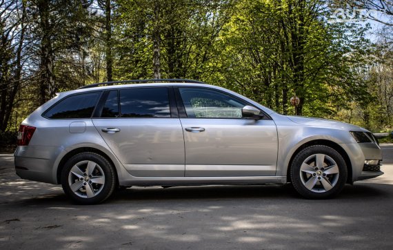 Škoda Octavia Combi 1.6 TDI 115k Active DSG 2018 šedá