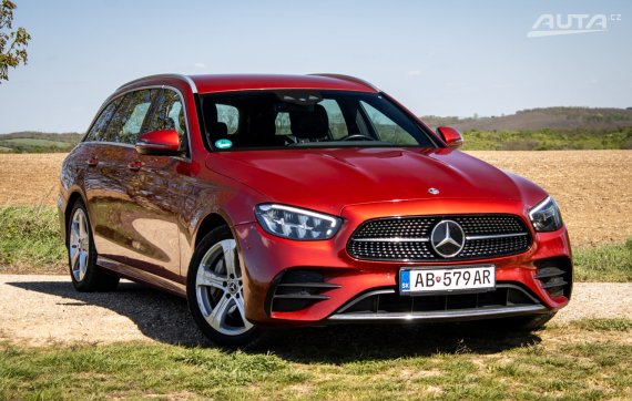Mercedes-Benz E300de AMG Line 143kw AT/9 2022 / AJ NA SPLÁTKY / PROTIÚČET 2022 červená