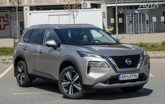 Nissan X-Trail 1.5 N-Connecta Xtronic CVT / 120kW / ZÁRUKA / AJ NA SPLÁTKY / PROTIÚČET 2024 stříbrná metalíza