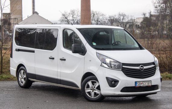 Opel Vivaro 2017 bílá