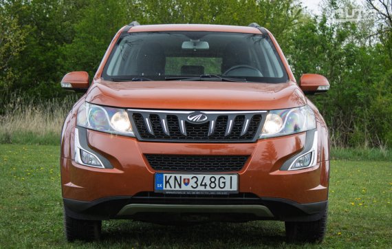 Mahindra XUV 500 W8 2.2 16V CRDi 4x4 103kW / NA SPLÁTKY / NA PROTIÚČET 2017 oranžová