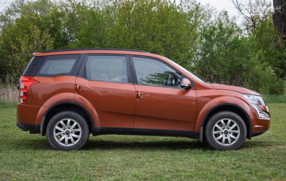 Mahindra XUV 500 W8 2.2 16V CRDi 4x4 103kW / NA SPLÁTKY / NA PROTIÚČET 2017 oranžová
