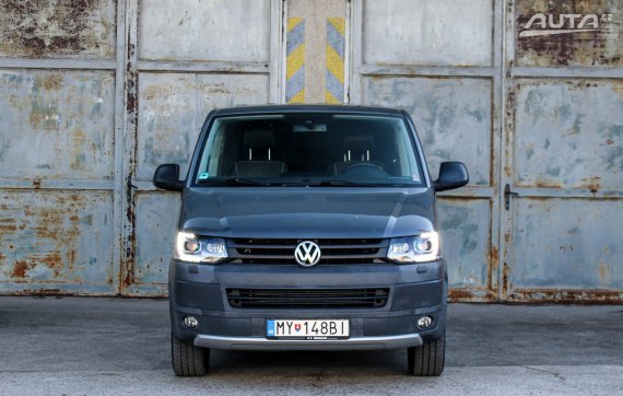 Volkswagen Multivan 2.0 BiTDI PANAMERICANA 4MOTION DSG / AJ NA SPLÁTKY / PROTIÚČET / 2012 šedá