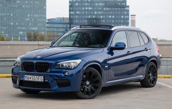 BMW X1 23d xDrive 6A/T / AJ NA SPLÁTKY / PROTIÚČET / 2011 - hlavní pohled