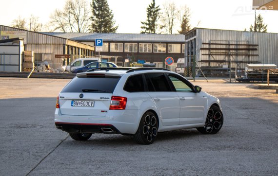 Škoda Octavia Combi 2.0 TDI RS DSG, 135kW / FINANCOVANIE /  ZÁRUKA /  PROTIHODNOTA 2016 bílá