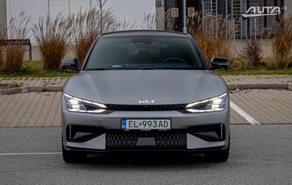 Kia EV6 77.4 kWh GT 4WD / AJ SPLÁTKY / PROTIÚČET / 2023 šedá