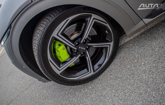 Kia EV6 77.4 kWh GT 4WD / AJ SPLÁTKY / PROTIÚČET / 2023 šedá