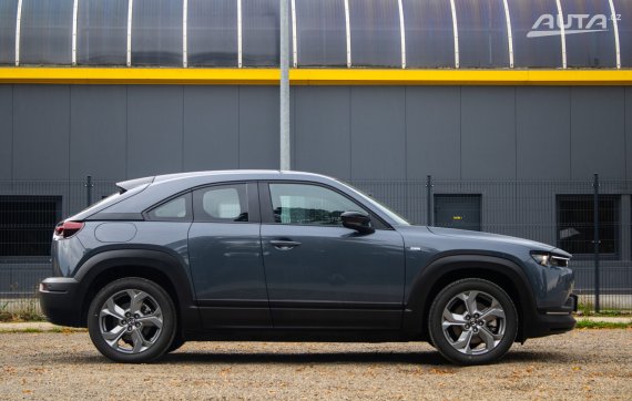 Mazda MX-30 e-Skyactiv EV 2023 šedá