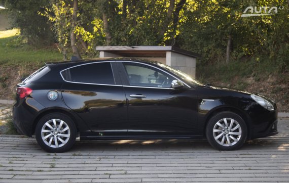 Alfa Romeo Giulietta 1.4 T Distinctive 2015 černá