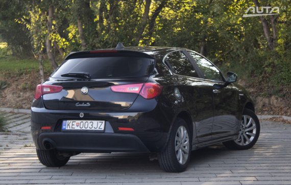 Alfa Romeo Giulietta 1.4 T Distinctive 2015 černá
