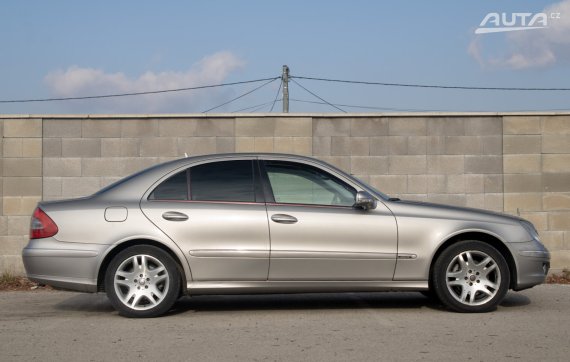 Mercedes-Benz E trieda Sedan 280 Elegance A/T 4-matic 2006 šedá