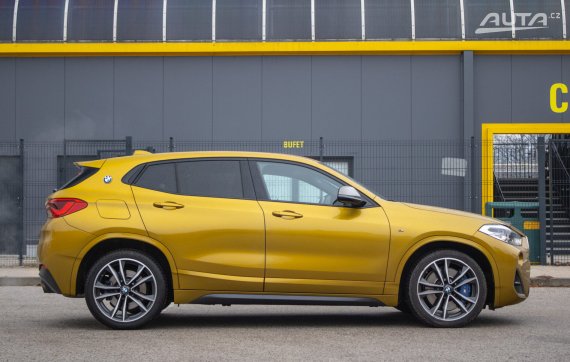 BMW X2 M35i A/T 2019 žlutá