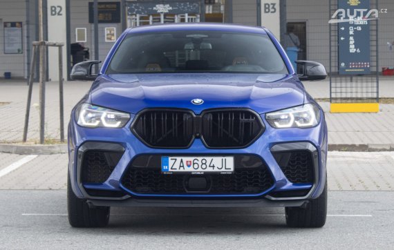 BMW X6 M Competition 2021 modrá