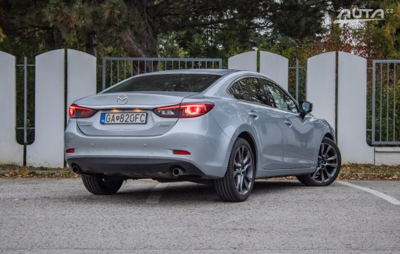 Mazda 6 2.0 Skyactiv-G Revolution / 1.MAJITEĽ / DPH / BOSE / PROTIÚČET / AJ NA SPLÁTKY 2017 stříbrná metalíza