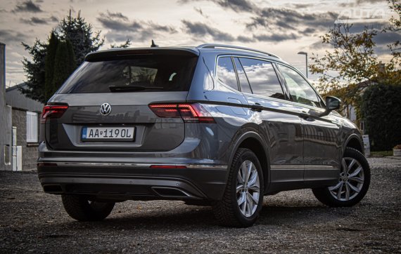 Volkswagen Tiguan Allspace 2.0 TDI SCR Comfortline 4MOTION / AJ NA SPLÁTKY / PROTIÚČET / 2019 šedá