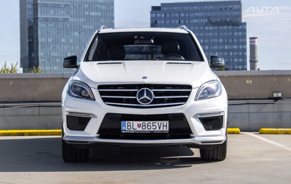 Mercedes-Benz ML 63 AMG, 430kW PERFORMANCE PACKAGE 2012 bílá