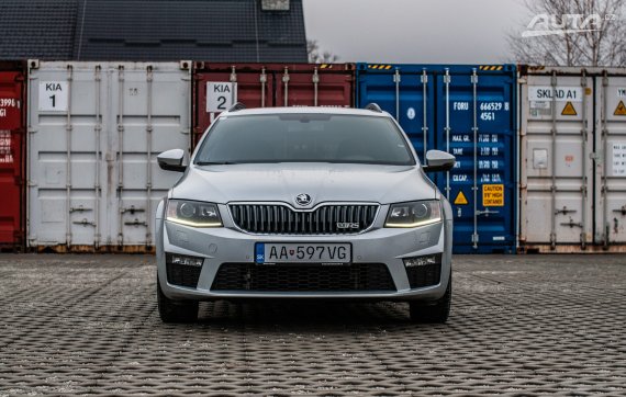 Škoda Octavia Combi 2.0 TDI DPF RS,135kW,M6,5d.(2013-2017)/ AJ NA SPLÁTKY / PROTIÚČET 2015 stříbrná metalíza