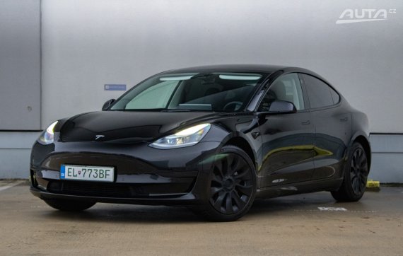 Tesla Model 3 Standard Range Plus 54kWh RWD 239kW / AJ NA SPLÁTKY / PROTIÚČET 2021 - hlavní pohled