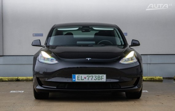 Tesla Model 3 Standard Range Plus 54kWh RWD 239kW / AJ NA SPLÁTKY / PROTIÚČET 2021 černá