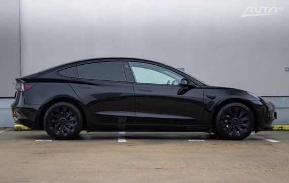 Tesla Model 3 Standard Range Plus 54kWh RWD 239kW / AJ NA SPLÁTKY / PROTIÚČET 2021 černá