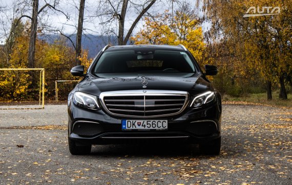 Mercedes-Benz E trieda Kombi 400 4MATIC A/T 2017 černá