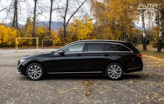 Mercedes-Benz E trieda Kombi 400 4MATIC A/T 2017 černá